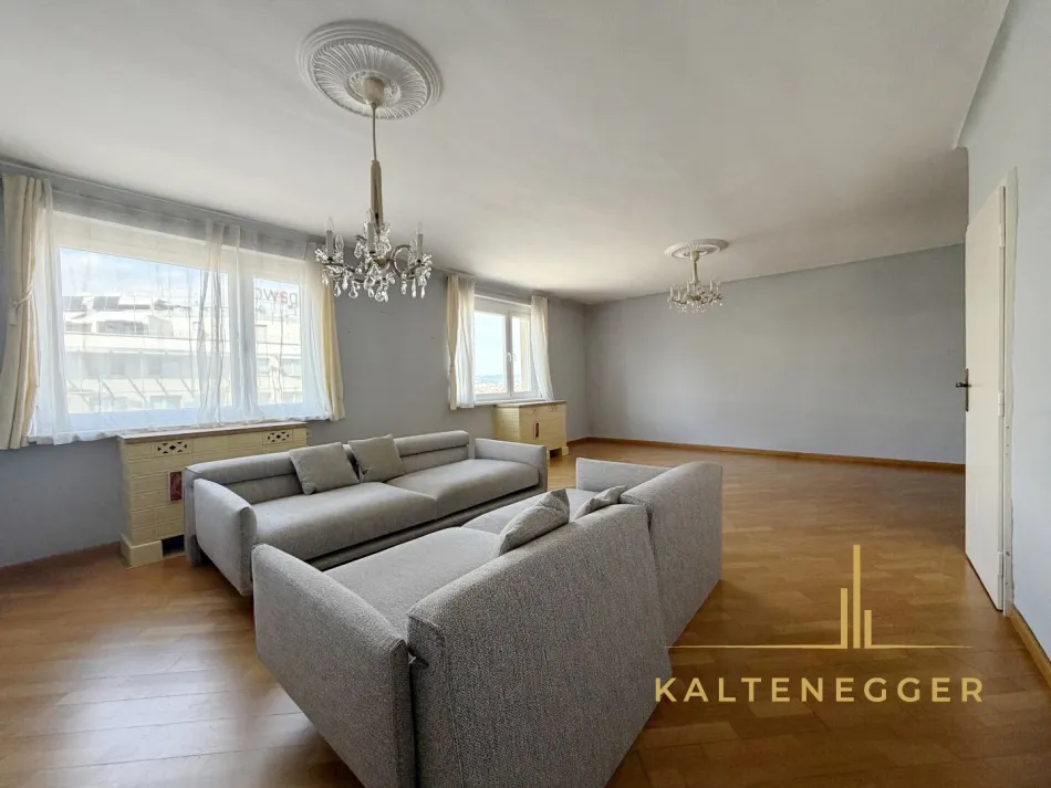Großzügige 115 m² Eigentumswohnung im 5. Liftstock mit Gestaltungspotenzial - Bild