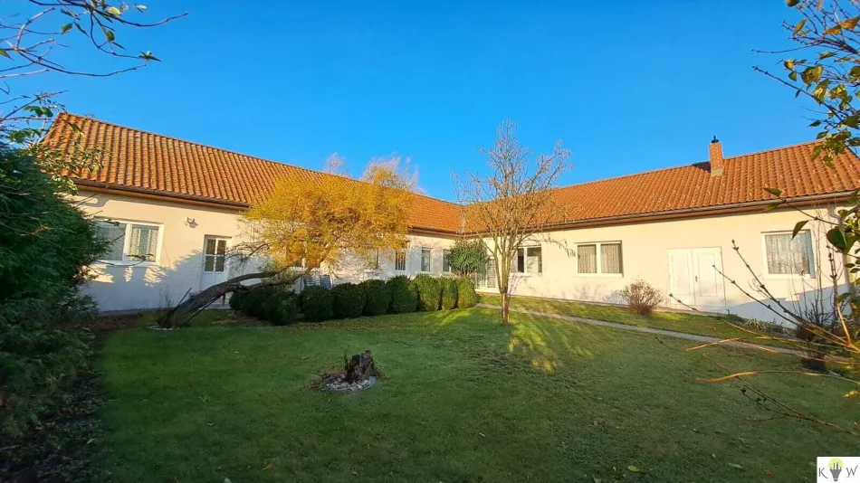 Großzügiges Einfamilienhaus mit viel Platz und vielseitigen Nutzungsmöglichkeiten in Wallern - Titelbild