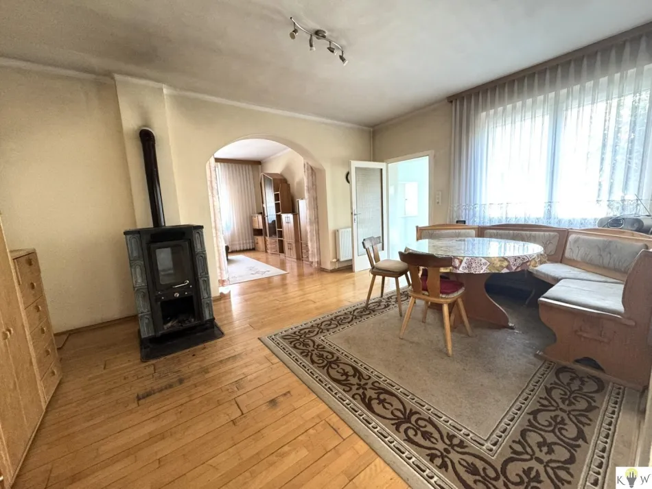 Großzügiges Einfamilienhaus mit viel Platz und vielseitigen Nutzungsmöglichkeiten in Wallern - Bild