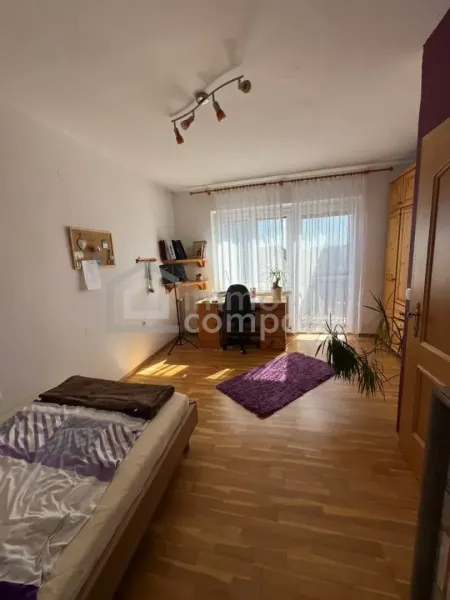 Zimmer 3 (OG)