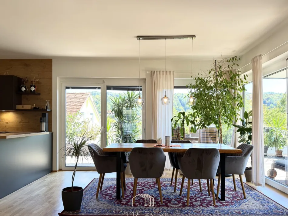WOHNTRAUM NAHE GRAZ: Großzügige 5-Zimmer-Wohnung mit XL-Balkon, 2 Parkplätzen, E-Ladestation & idyllischer Grünruhelage - Bild