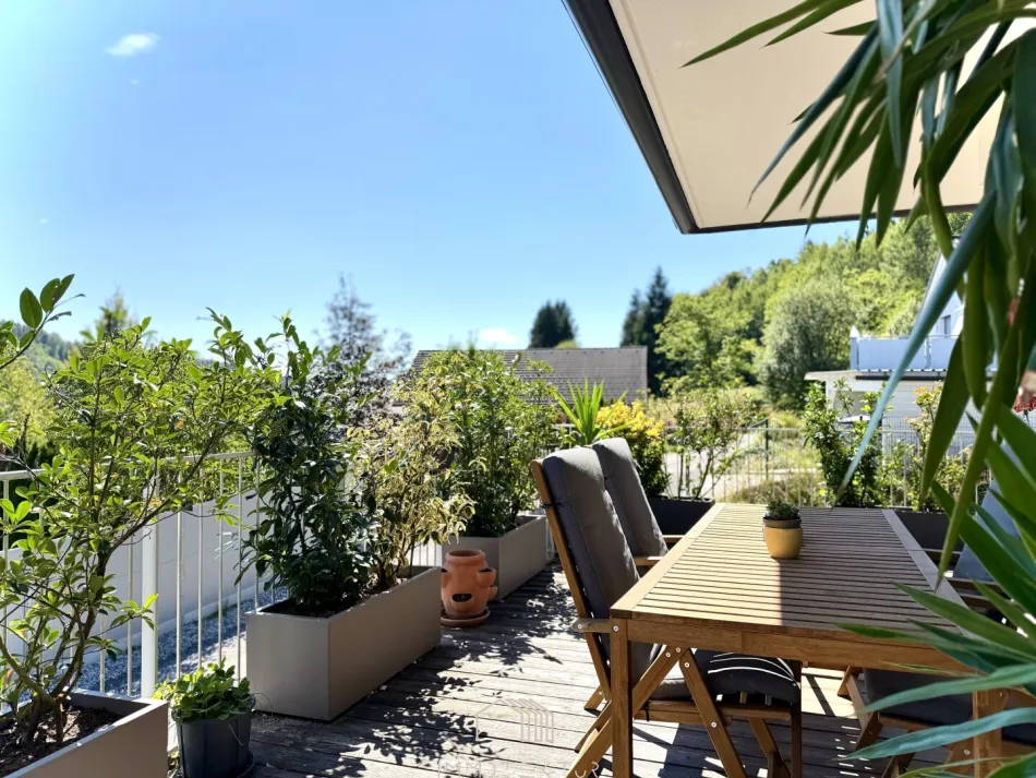 VIEL PLATZ IN IDYLLISCHER GRÜNRUHELAGE – 5 Zimmer, XL-Balkon & 2 Parkplätze - Bild