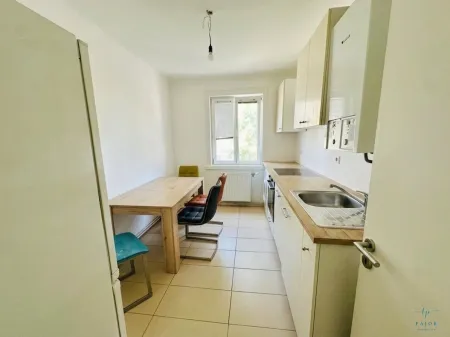Küche möbliert