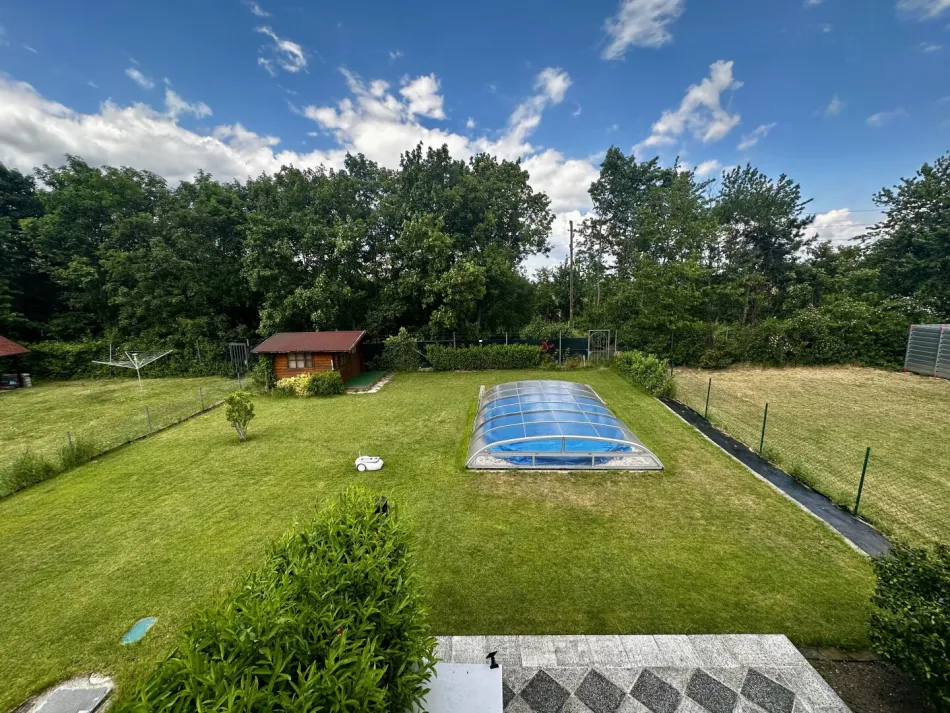 Traumhafte Ruhelage in 2. Reihe am Schloßsee – Privater Badeplatz, Pool und großzügiges Grundstück - Bild