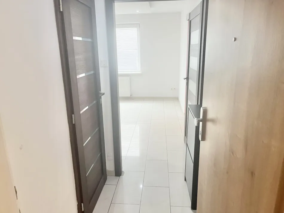 KOMPAKT & GUT AUFGETEILT - Helle 2-Zimmer Wohnung mit Lift und Balkon - Titelbild