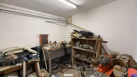 Werkstatt mit diversem Werkzeug