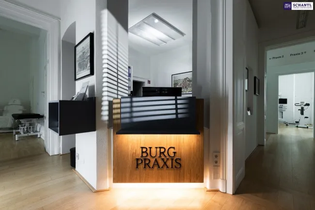 PERFEKTER START IN DIE SELBSTSTÄNDIGKEIT! Etablierte Arztpraxis im Herzen von Graz – attraktiver Praxisraum mit 31,47 m² und Balkon. Inklusive VIDEO-RUNDGANG! - Bild