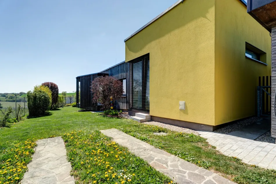 Wohnen wo andere Urlaub machen - Traumhaus mitten im Weinviertel - Bild