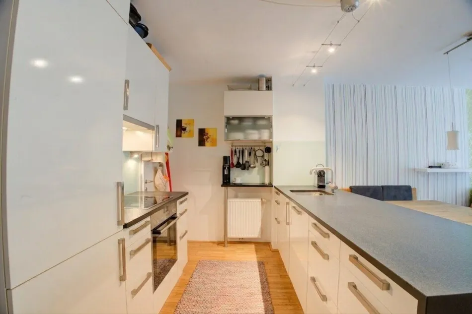 Maisonette mit Townhouse-Feeling, Eigengarten & optionalen Garagenstellplatz - Bild