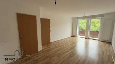Ruhig gelegene Mietwohnung mit Balkon Nähe Wieselburg! - Titelbild