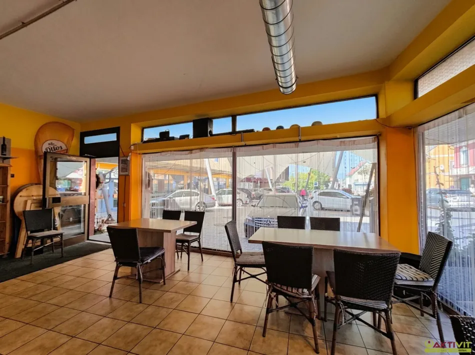 Gastrobetrieb zentral in Zeltweg. Mit Profiküche, Gastgarten und Top-Sichtlage. - Bild