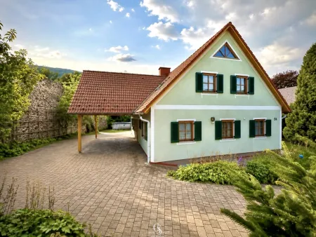 Carport und Eingangsbereich
