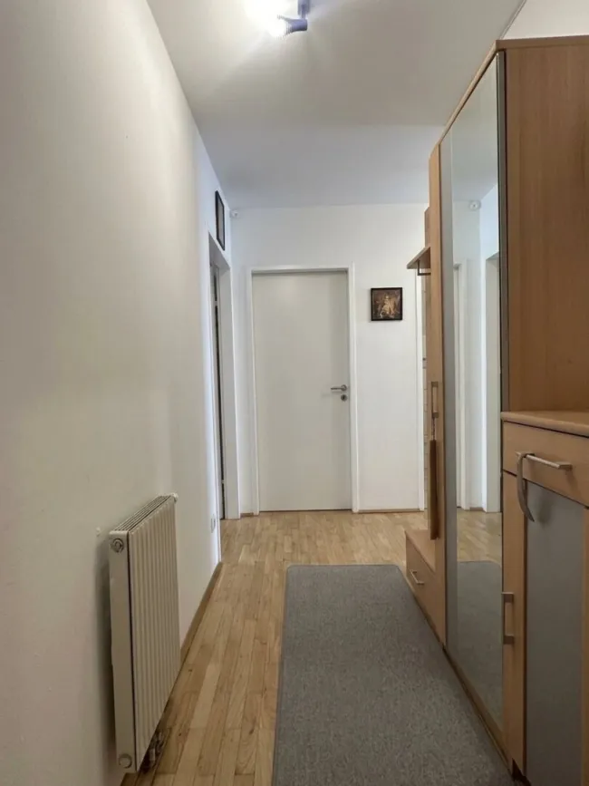 CHARMANTE 3-ZIMMER-WOHNUNG MIT SÜDWEST AUSRICHTUNG, LIFT UND GEMEINSCHAFTSGARTEN - Bild