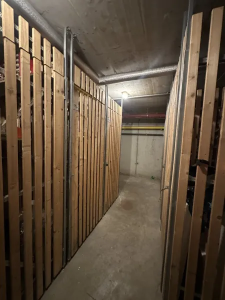 CHARMANTE 3-ZIMMER-WOHNUNG MIT SÜDWEST AUSRICHTUNG, LIFT UND GEMEINSCHAFTSGARTEN