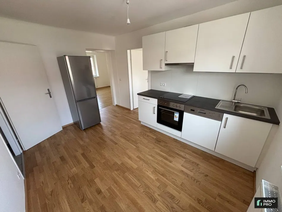 Helle 2-Zimmer Wohnung mit neuer Einbauküche - Bild