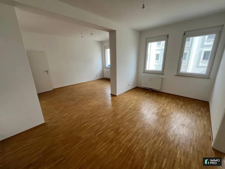 Helle 2-Zimmer Wohnung mit moderner Einbauküche - Bild