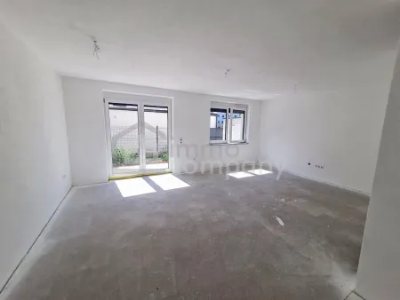 Moderne Doppelhaushälfte in Grieskirchen, 124m², 4 Zimmer, Terrasse, Erstbezug!