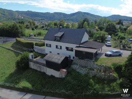 Sehr gepflegtes Wohnhaus mit großem Grundstück in Gratwein-Straßengel