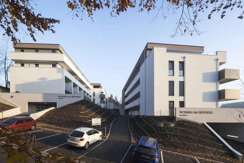 hochwertige 3-Zimmer Etagenwohnung mit 2 PKW-Stellplätze - Bild