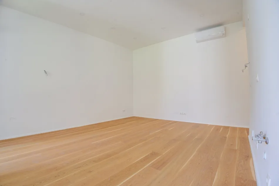 ERSTBEZUG - Sanierte Altbau Wohnung mit Garten in Wien Floridsdorf - Bild