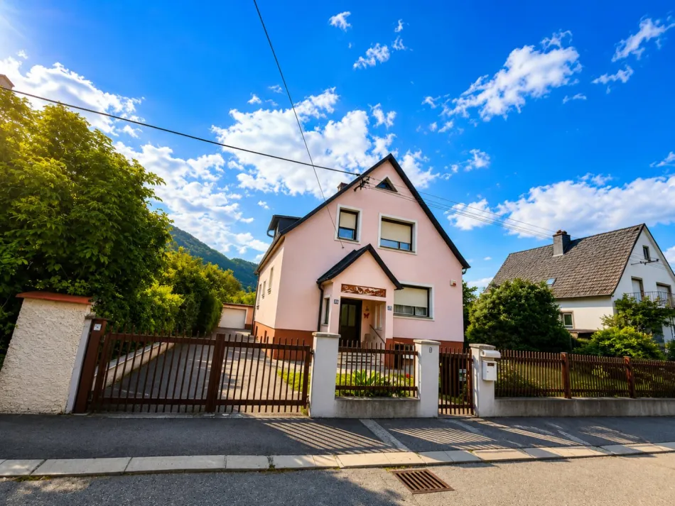 Geräumiges Einfamilienhaus in Winzendorf zu verkaufen - Bild
