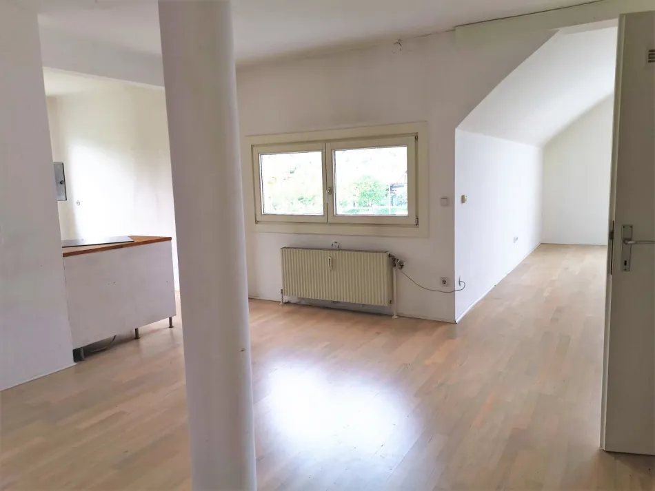 5-Zimmer-Wohnung mit FREIFLÄCHE in ruhiger Lage nahe dem Auhofcenter / Hadersdorf! - Bild