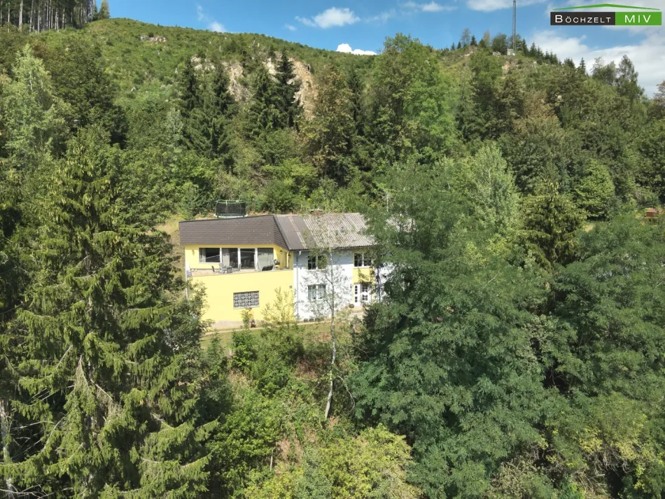 Außergewöhnlich großzügiges Einfamilienhaus mit rund 171 m² Wohnfläche, Mehrfachgarage und privater Waldrandlage in Judenburg - Bild