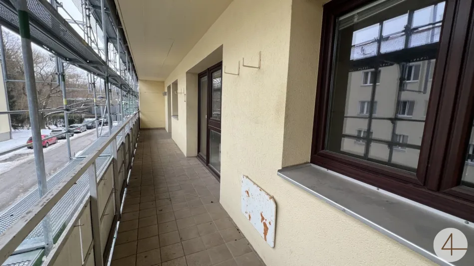 Sanierungsbedürftig light - Frühstückssonne auf der Loggia - Grüner Weitblick - Ruhelage - gute Raumaufteilung - Top Infrastruktur - Bild