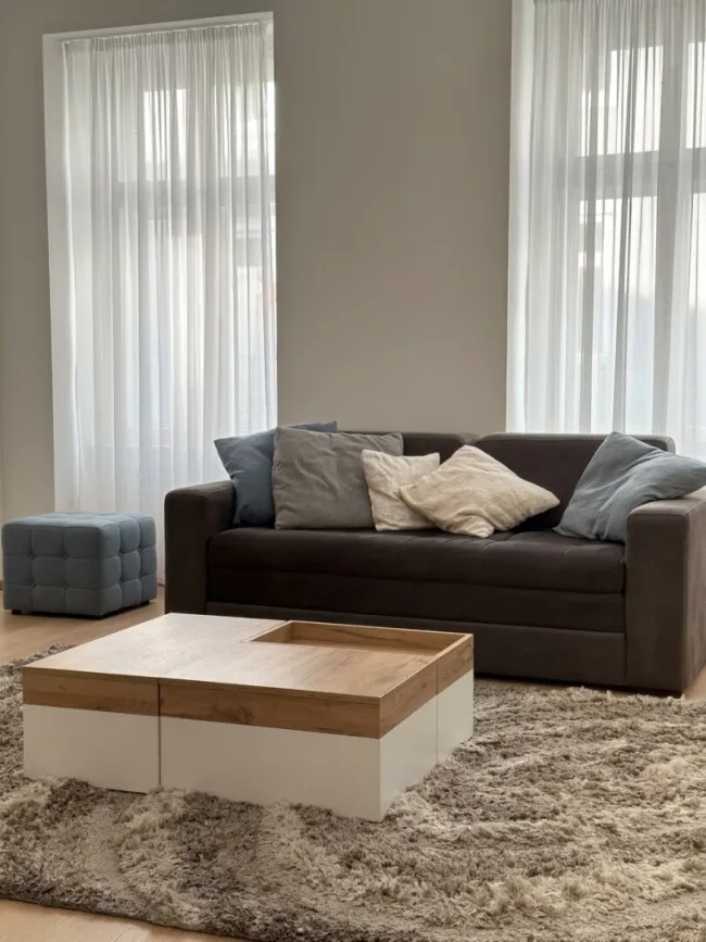 NÄHE NASCHMARKT: HOCHWERTIG SANIERTE 3-ZIMMER-EIGENTUMSWOHNUNG MIT HOFSEITIGEM BALKON - Bild