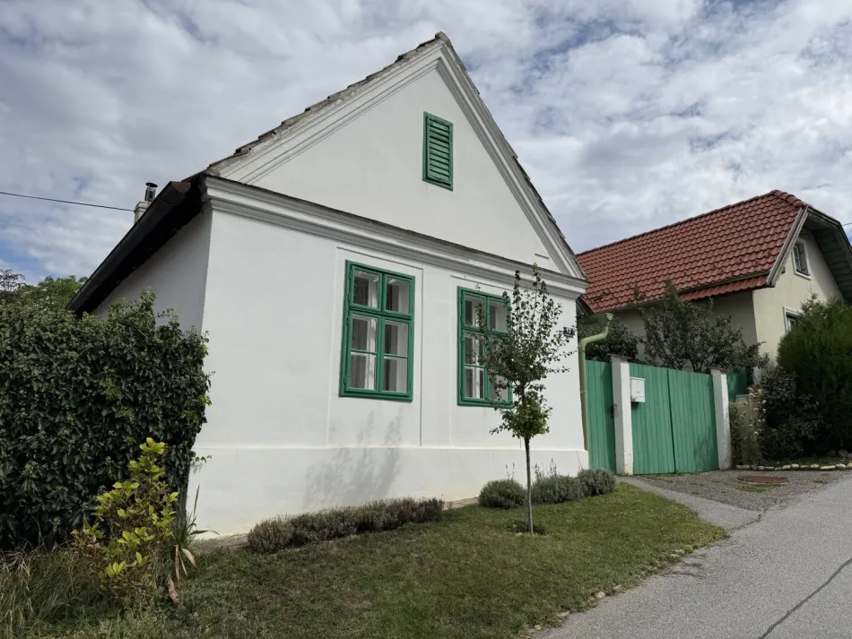 liebevoll restaurierter Streckhof mit idyllischem Garten - Titelbild