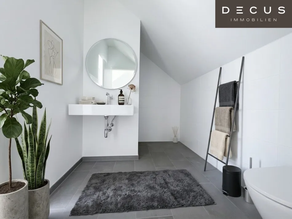 | TRAUMHAFTE DACHGESCHOSS-MAISONETTE | PENTHOUSE | ERSTBEZUG | 5 ZIMMER | LICHTDURCHFLUTET | LIFTZUGANG IN DIE 1. ETAGE | 2 FREIFLÄCHEN | TOP LAGE - Bild