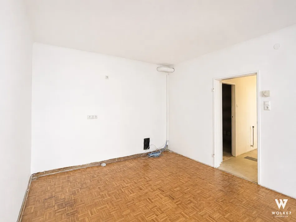 Teilsaniert & zentral gelegen I 3-Zimmer-Wohnung mit flexiblem Grundriss in 1140 Wien I Nähe S45 I S50 I U3 - Bild