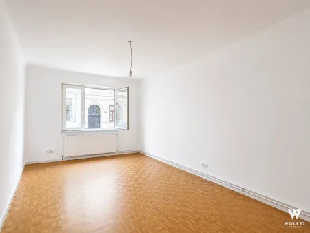 Teilsaniert & zentral gelegen I 3-Zimmer-Wohnung mit flexiblem Grundriss in 1140 Wien I Nähe S45 I S50 I U3