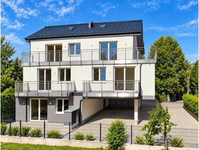 ATTRAKTIVES WOHNHAUS MIT GEWERBEFLÄCHE Wohn-und Bürohaus mit 3 Wohnungen und 1 Büroeinheiten - Bild