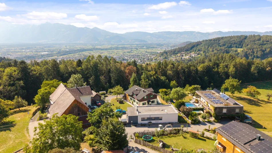 Moderner Bungalow in Ruhelage – Wohnen auf einer Ebene in Batschuns - Titelbild