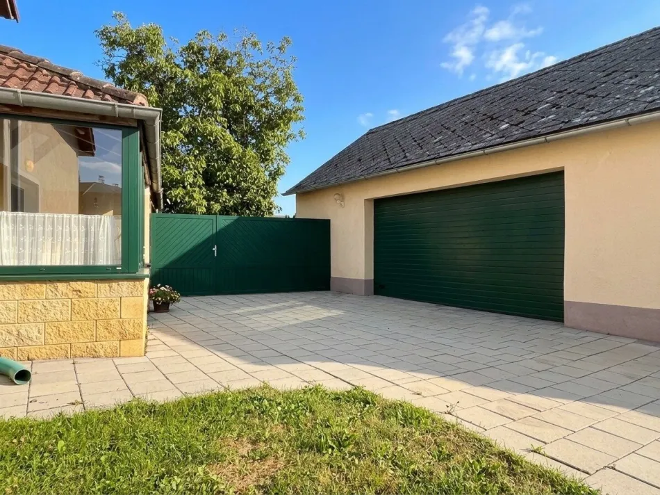 🏡 Platz für die ganze Familie – 7,5 Zimmer, Garten, Keller & XXL-Garage - Bild