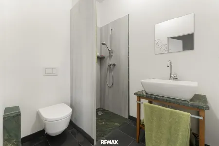 Dusche mit WC