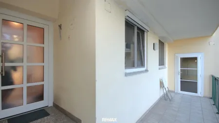 Laubengang-Balkon