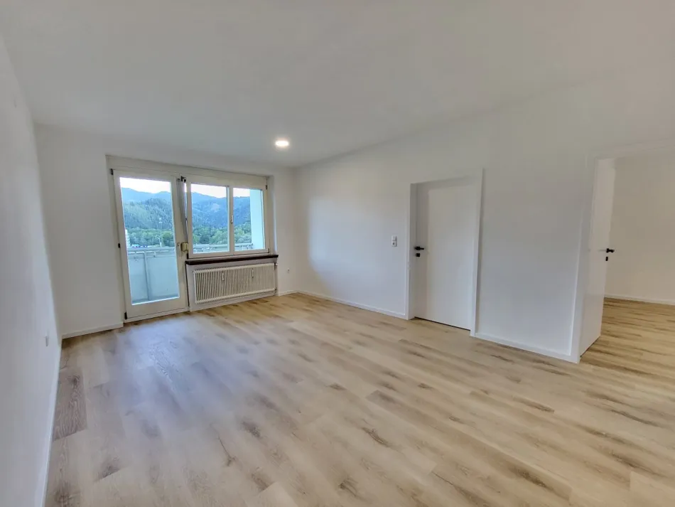Provisionsfrei - Frisch sanierte Wohnung mit Loggia & Parkplatz - Leoben-Hinterberg - Titelbild