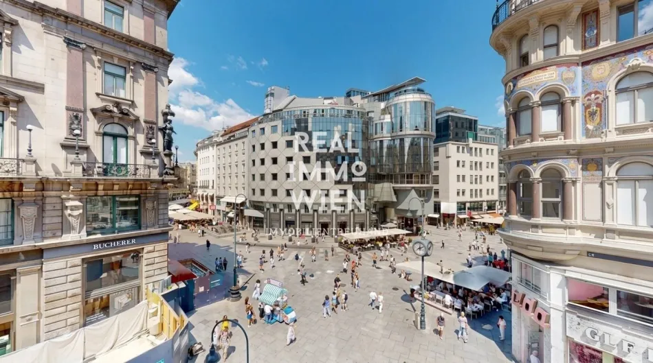 Prestige-Wohnen im 1. Bezirk – einzigartiger Stephansplatz-Blick mit Balkon - Titelbild