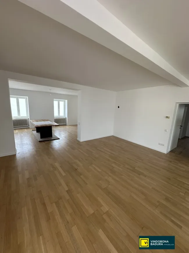 Großzügige Räumlichkeiten mit herrlicher Terrasse in ruhiger Wohnsiedlung - Bild