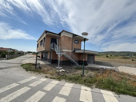 Wohnung mit Eigengarten und Garage in ruhiger Lage von Winden am See