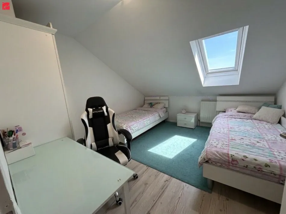 Vermieteter Wohntraum für Paare mit sonnigem Balkon - Bild