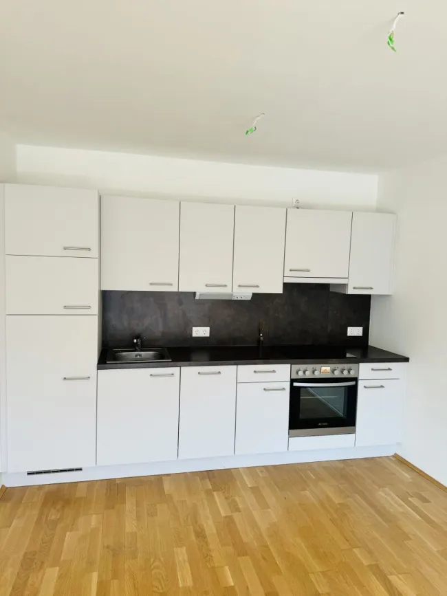 TRAUMHAFTE 2-Zimmerwohnung mit 2 Balkonen in zentraler Lage - Bild