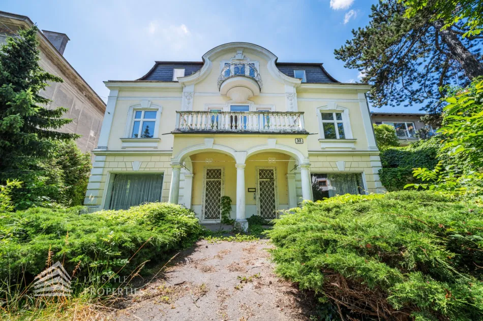 Historische Villa mit Studie für Ausbauprojekt in Grinzinger Bestlage - Titelbild