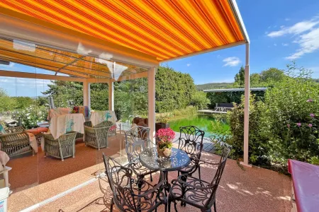 Terrasse Richtung Biotop
