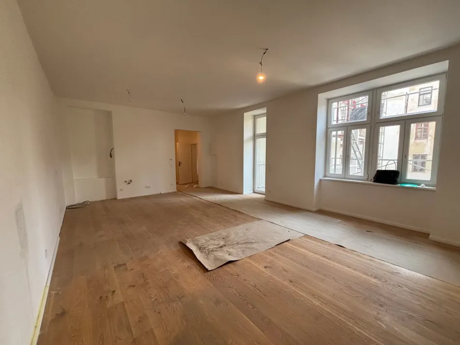 ELEGANZ TRIFFT MODERNE - ERSTBEZUG IM REVITALISIERTEN STILALTBAU - PROVISIONSFREI - Bild