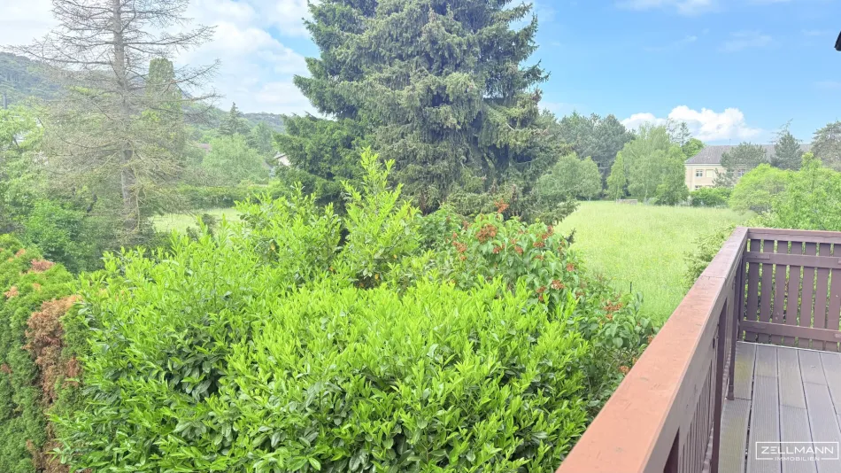 Hausgefühl auf zwei Ebenen – großzügige Gartenresidenz mit flexiblem Wohn- und Arbeitsbereich, XXL-Garage & neuer Luftwärmepumpe | ZELLMANN IMMOBILIEN - Titelbild