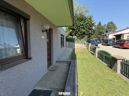 Sonnenseite! Einfamilienhaus in Wöllersdorf mit Garten, Garage, Terrasse und Platz für die ganze Familie!