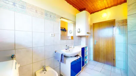 Badezimmer (OG)